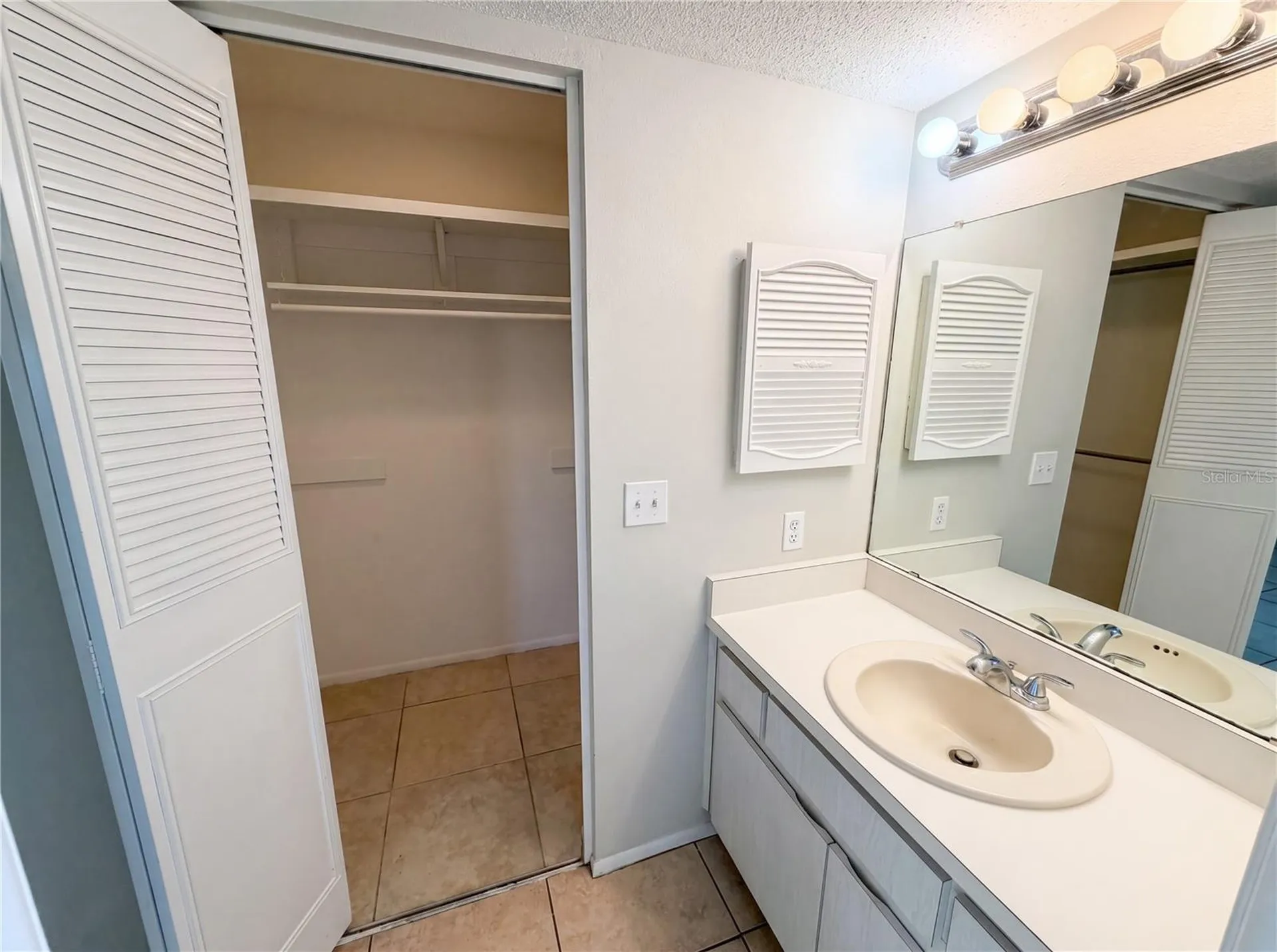 4561 Great Lakes Drive S Clearwater FL 33762