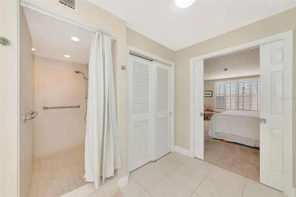 6480 Midnight Pass Road Sarasota FL 34242