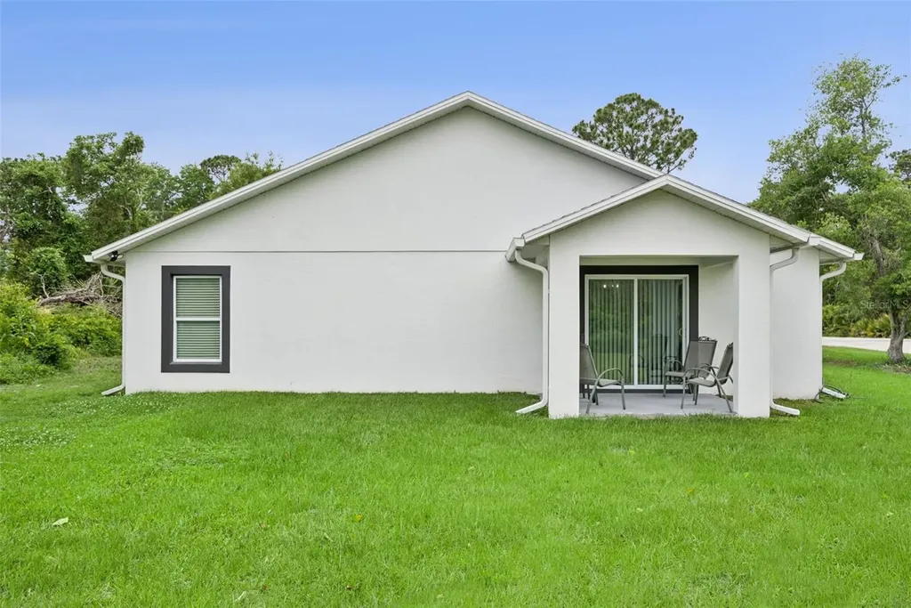 1195 8th Avenue Deland FL 32724