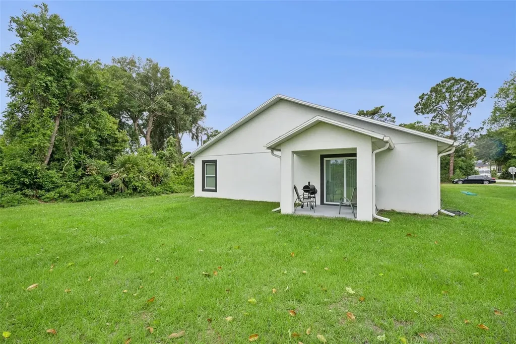 1195 8th Avenue Deland FL 32724