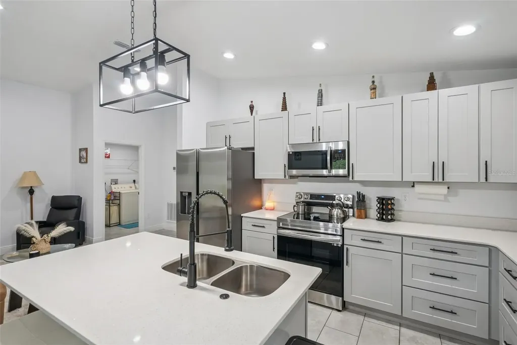 1195 8th Avenue Deland FL 32724