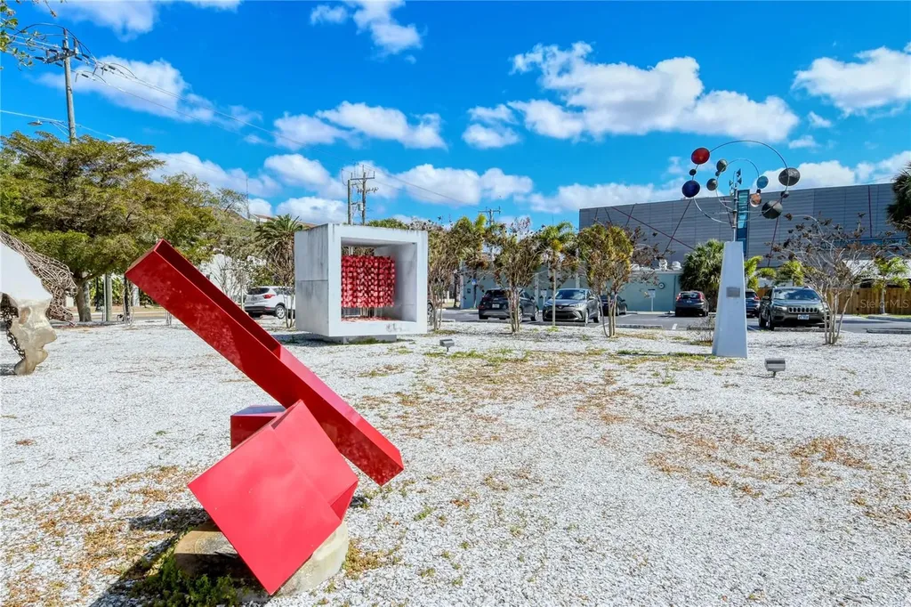 1709 N Tamiami Trail Sarasota FL 34234