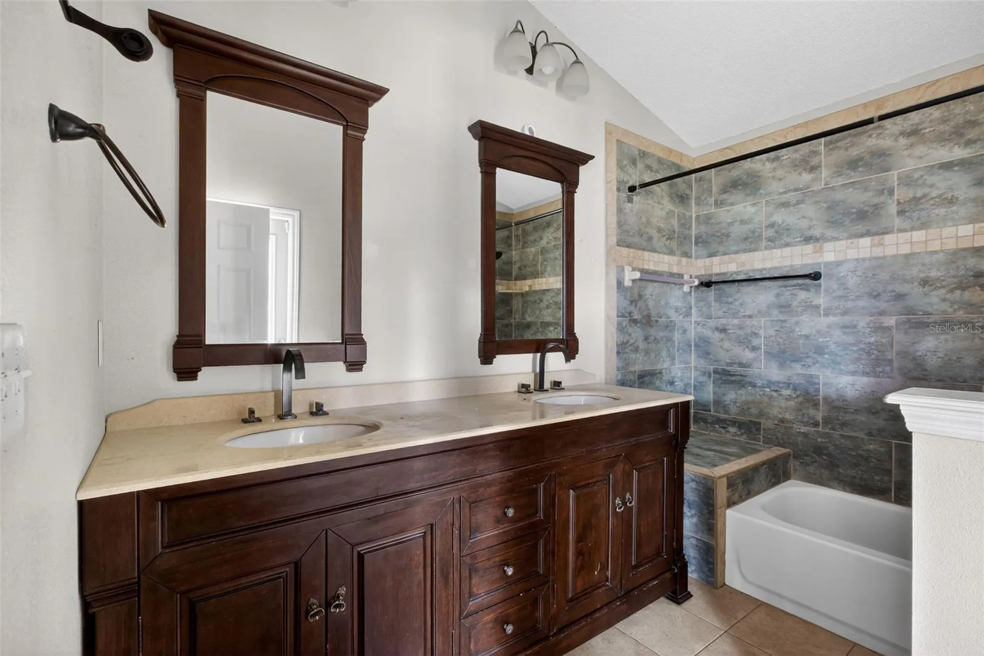 1015 Bartlett Court Oviedo FL 32765