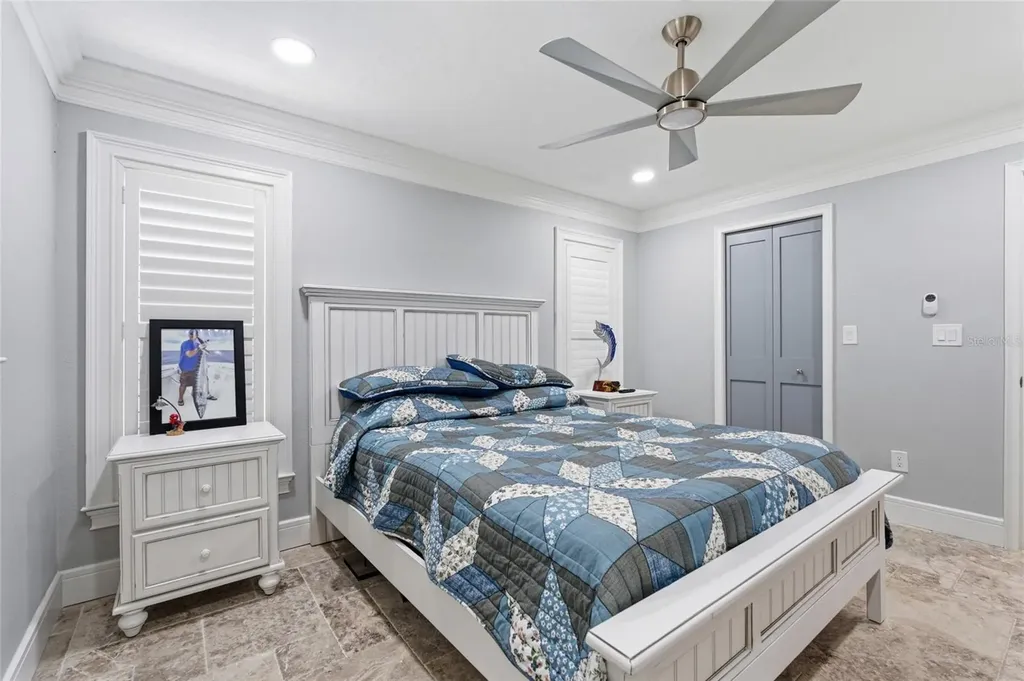 3874 48th Avenue S St Petersburg FL 33711