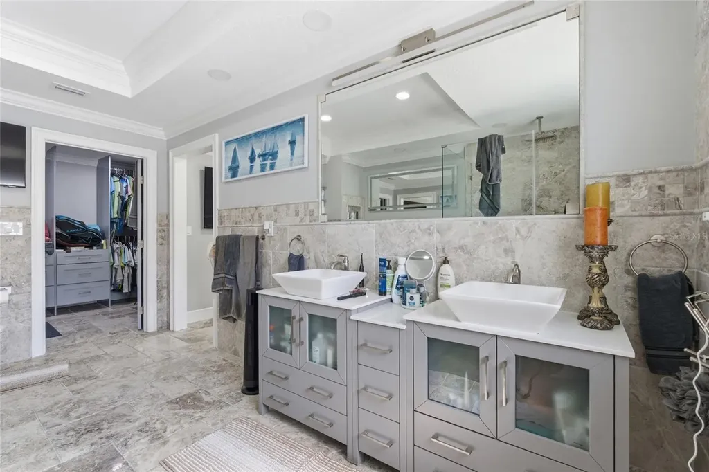 3874 48th Avenue S St Petersburg FL 33711