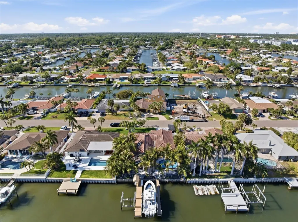 3874 48th Avenue S St Petersburg FL 33711