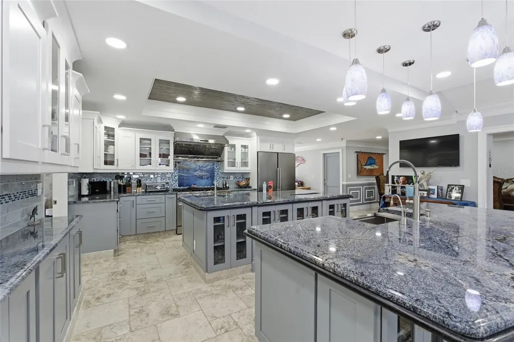 3874 48th Avenue S St Petersburg FL 33711