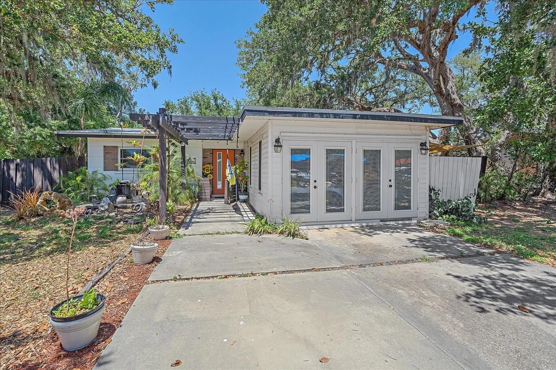 3281 8th Street Sarasota FL 34237