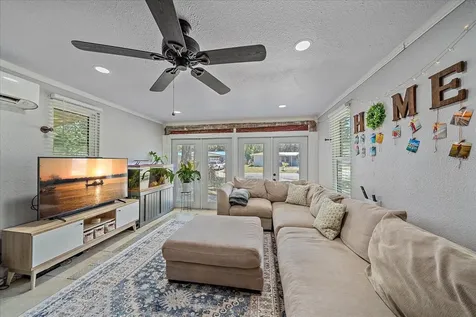 3281 8th Street Sarasota FL 34237