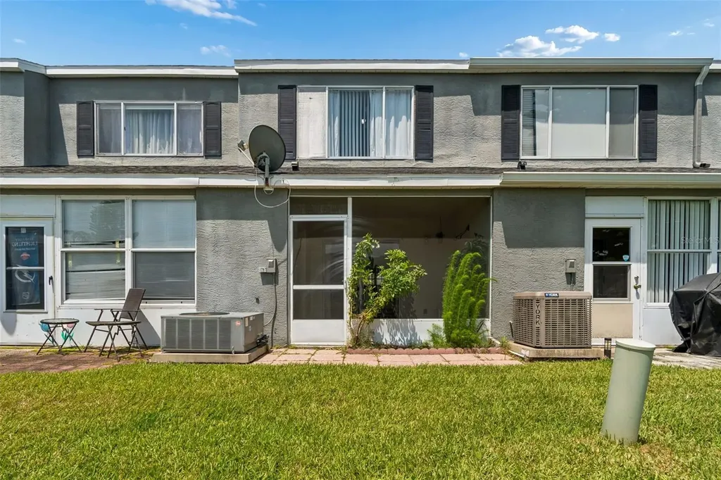 382 Countryside Key Boulevard Oldsmar FL 34677