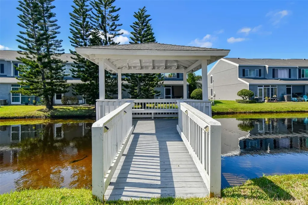 382 Countryside Key Boulevard Oldsmar FL 34677