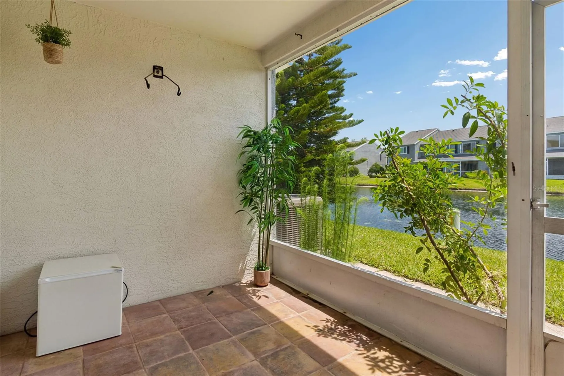 382 Countryside Key Boulevard Oldsmar FL 34677