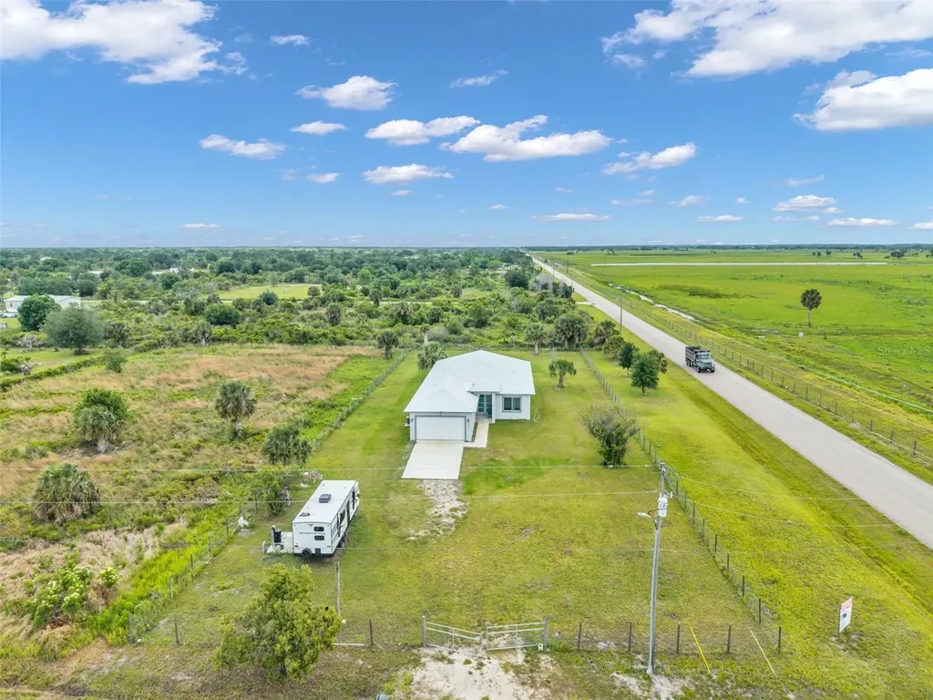 14411 NW 266th Street Okeechobee FL 34972