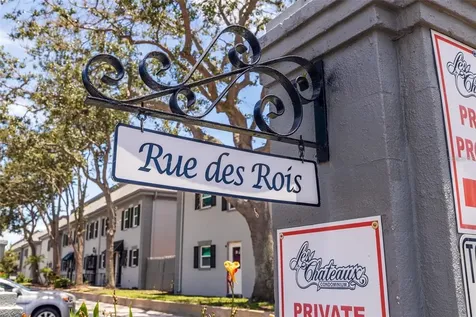 6979 Place De La Paix South Pasadena FL 33707