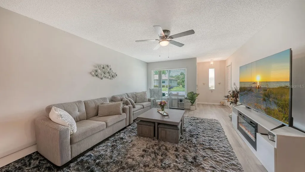 2902 Captiva Gardens Drive Sarasota FL 34231