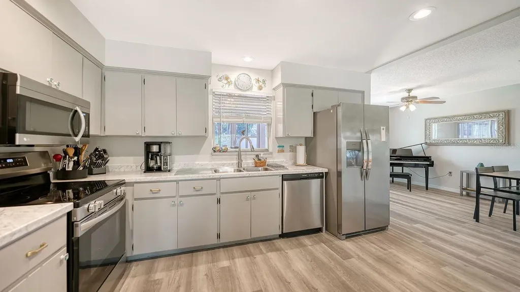 2902 Captiva Gardens Drive Sarasota FL 34231