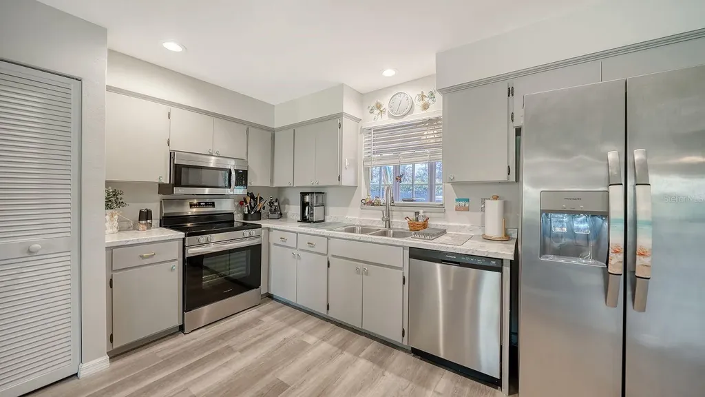2902 Captiva Gardens Drive Sarasota FL 34231