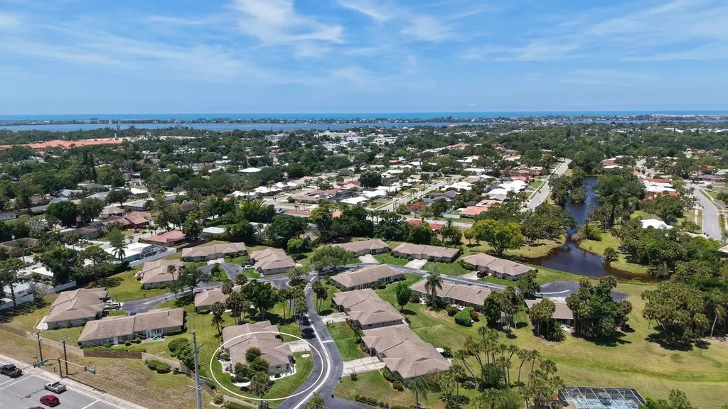 2902 Captiva Gardens Drive Sarasota FL 34231
