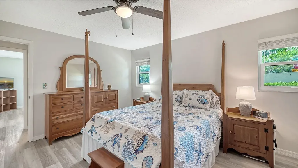 2902 Captiva Gardens Drive Sarasota FL 34231