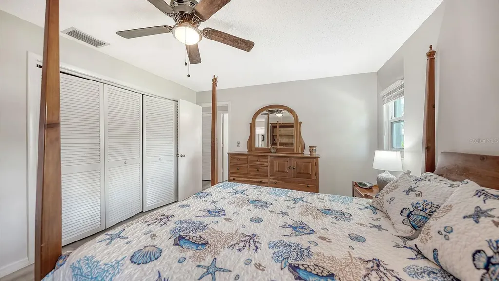 2902 Captiva Gardens Drive Sarasota FL 34231