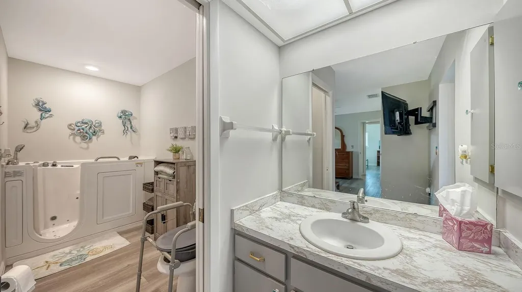 2902 Captiva Gardens Drive Sarasota FL 34231