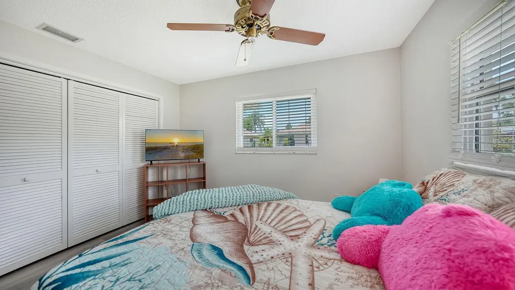 2902 Captiva Gardens Drive Sarasota FL 34231