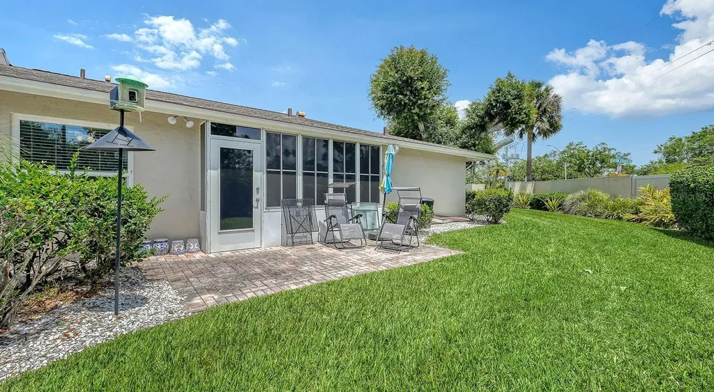 2902 Captiva Gardens Drive Sarasota FL 34231