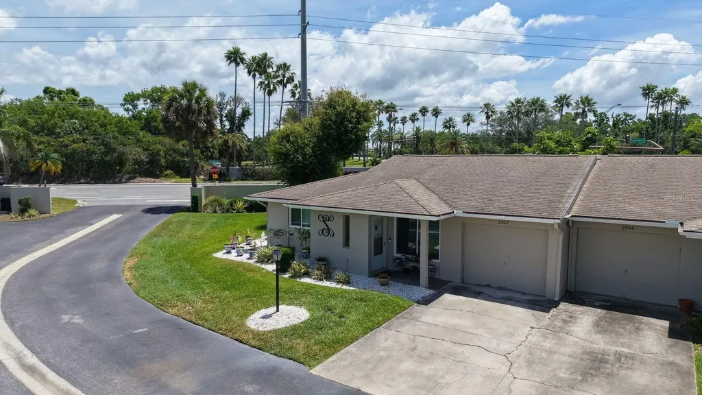 2902 Captiva Gardens Drive Sarasota FL 34231