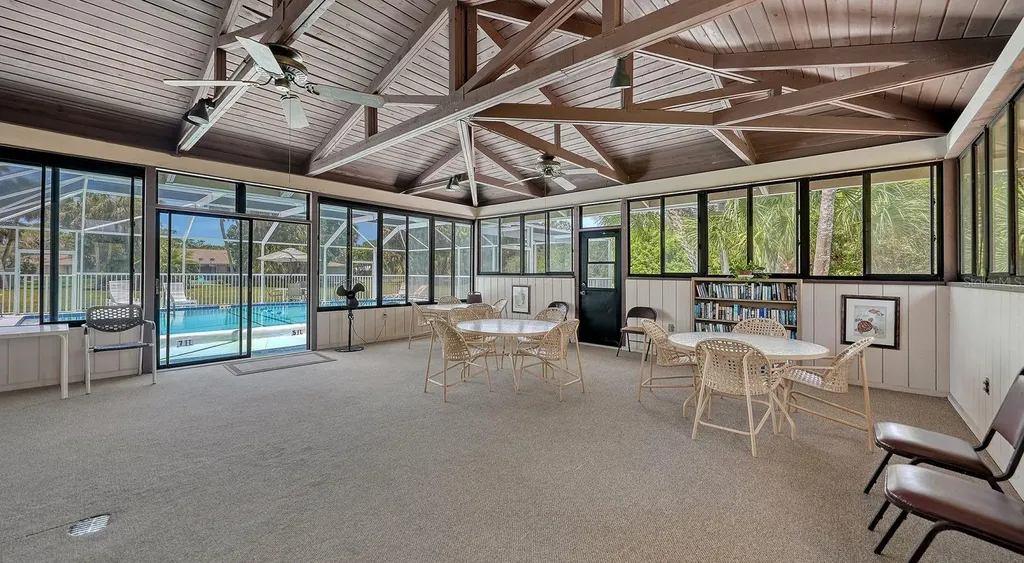 2902 Captiva Gardens Drive Sarasota FL 34231