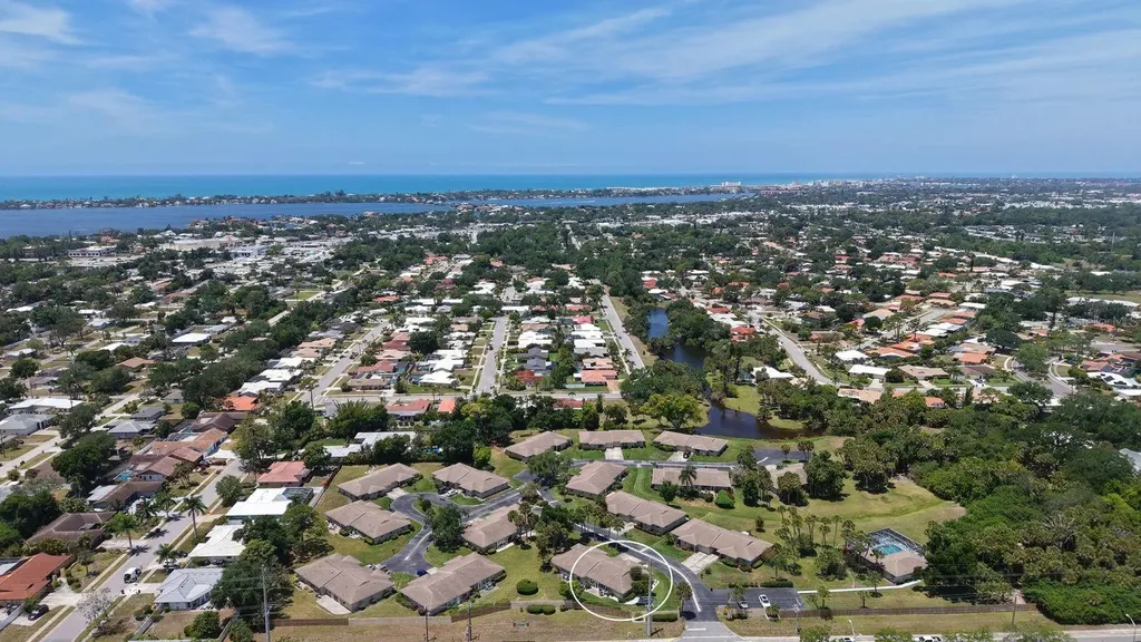 2902 Captiva Gardens Drive Sarasota FL 34231