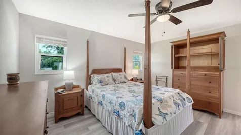 2902 Captiva Gardens Drive Sarasota FL 34231