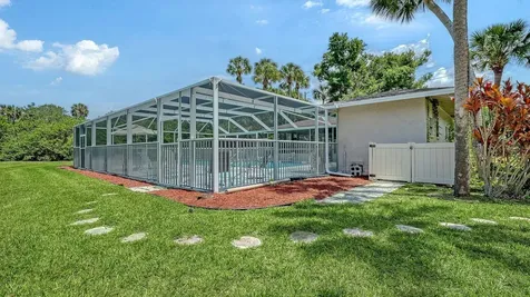 2902 Captiva Gardens Drive Sarasota FL 34231