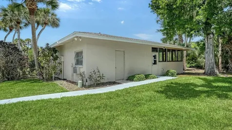 2902 Captiva Gardens Drive Sarasota FL 34231