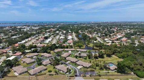 2902 Captiva Gardens Drive Sarasota FL 34231