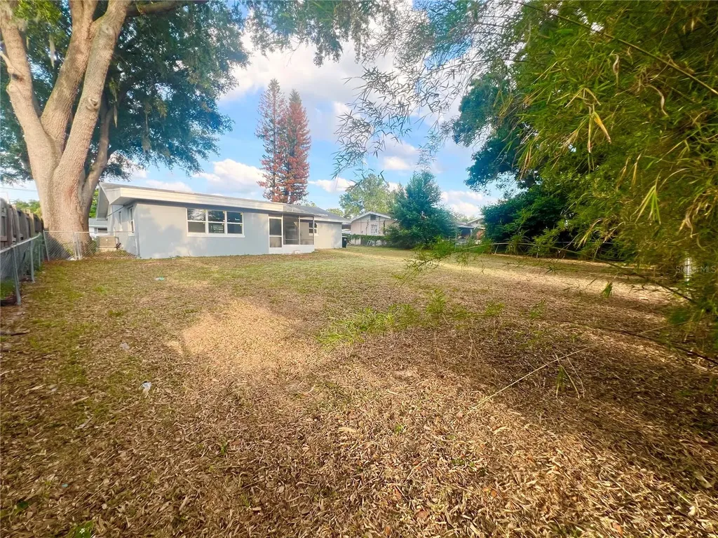 137 Lowell Road Winter Haven FL 33884