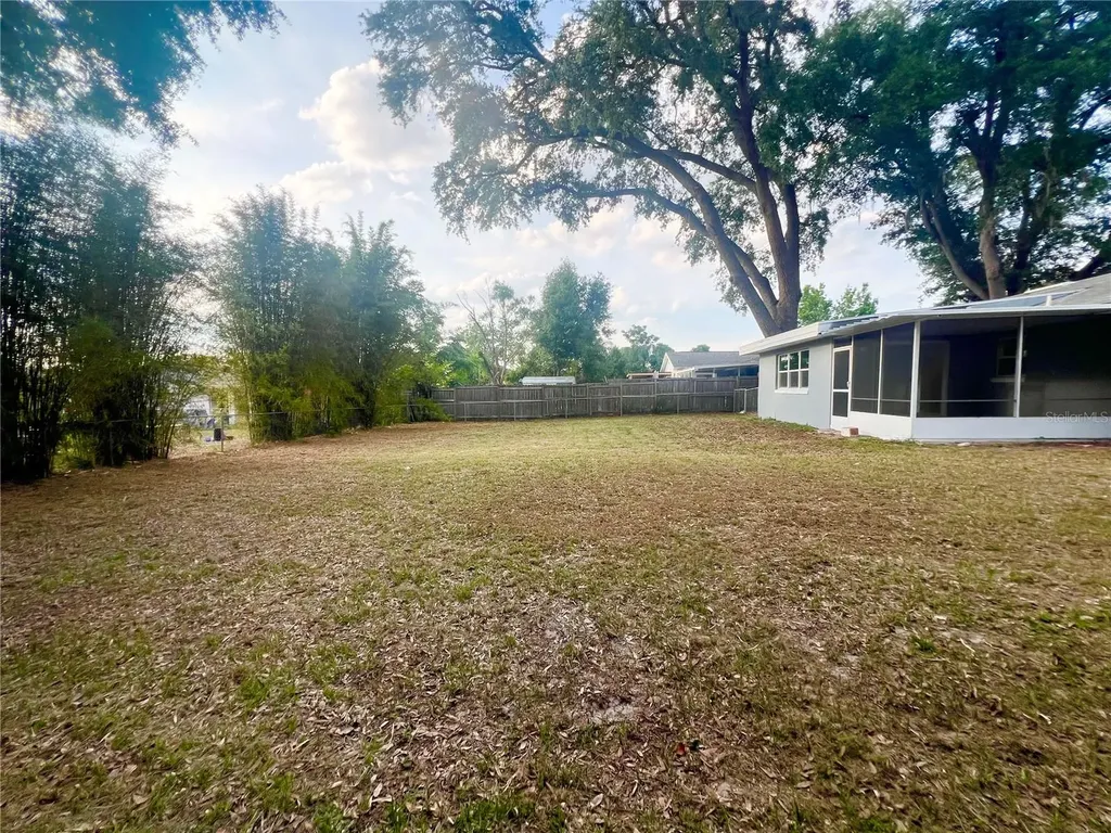 137 Lowell Road Winter Haven FL 33884