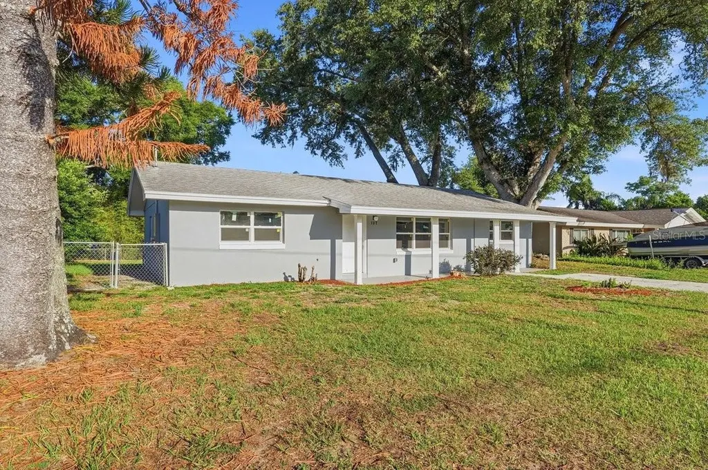 137 Lowell Road Winter Haven FL 33884