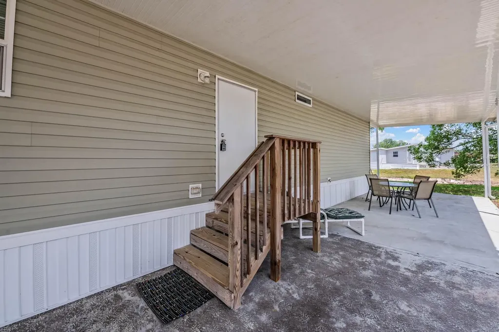 36747 Lakewood Drive Zephyrhills FL 33542