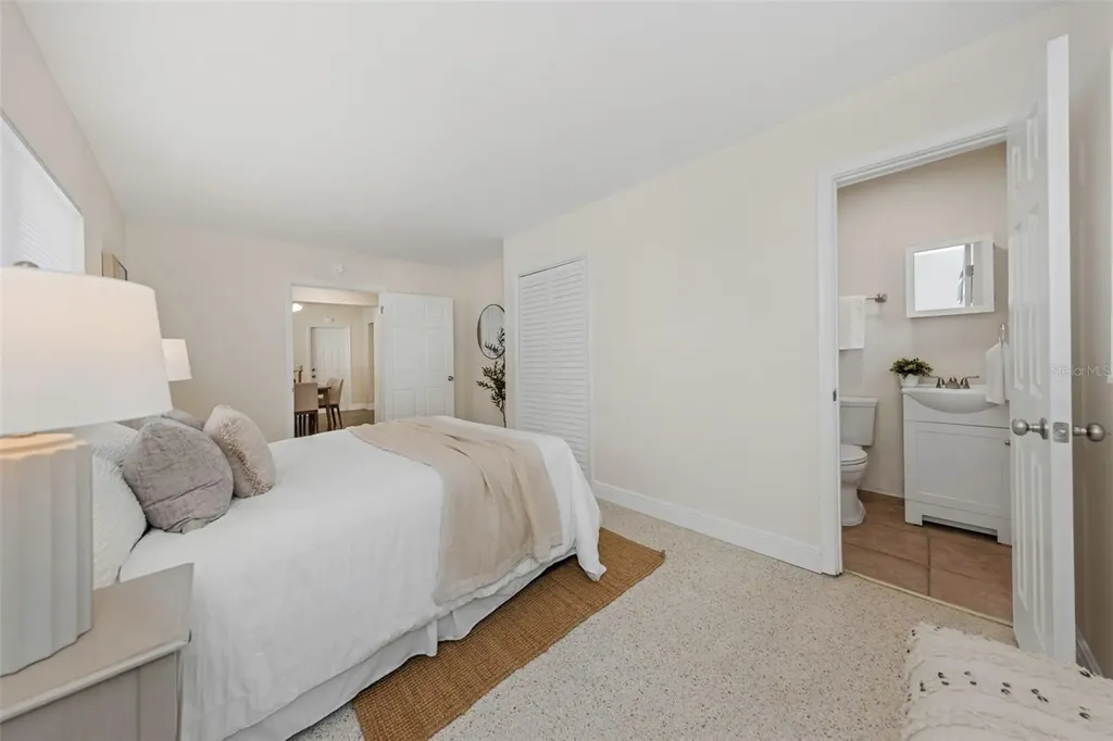 4658 25th Avenue S St Petersburg FL 33711