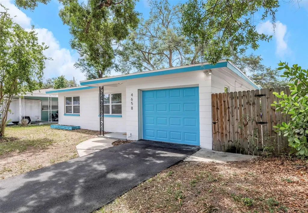 4658 25th Avenue S St Petersburg FL 33711