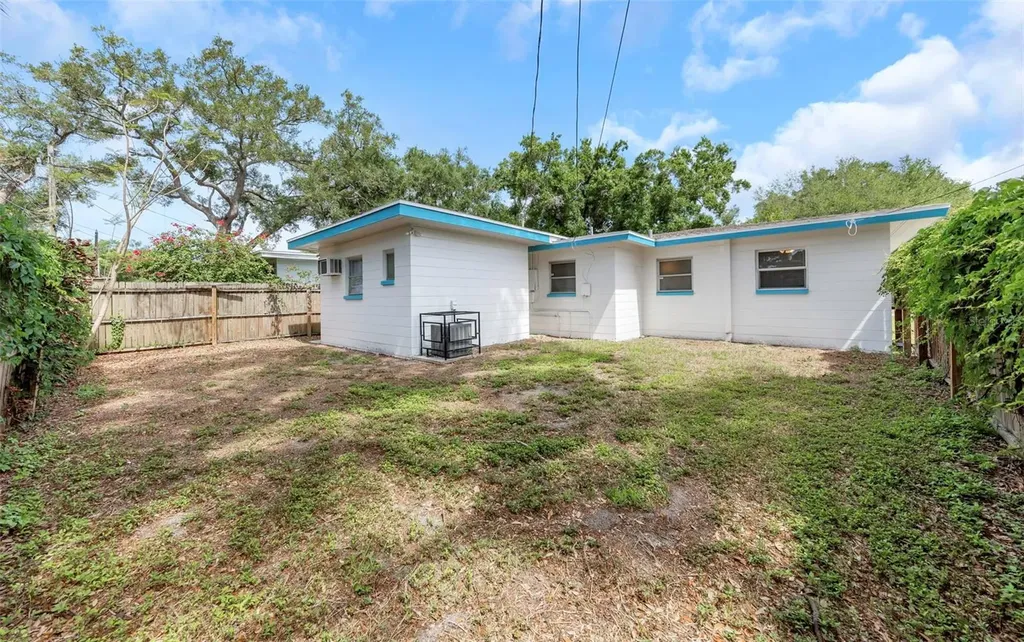 4658 25th Avenue S St Petersburg FL 33711