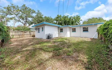 4658 25th Avenue S St Petersburg FL 33711