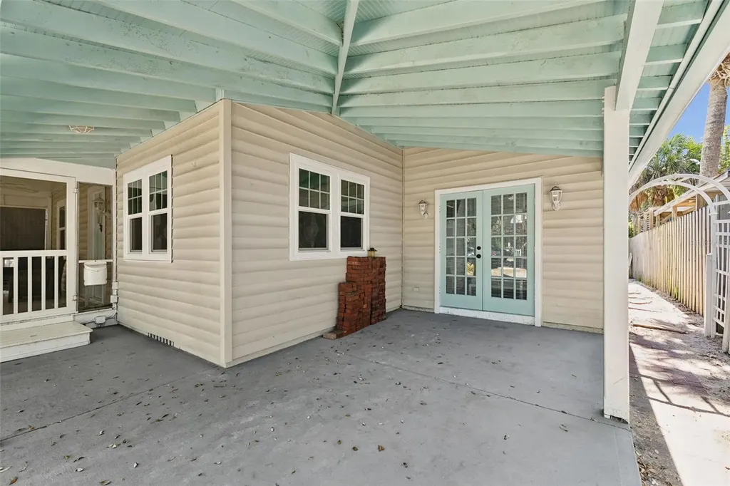 109 N Peninsula Avenue New Smyrna Beach FL 32169