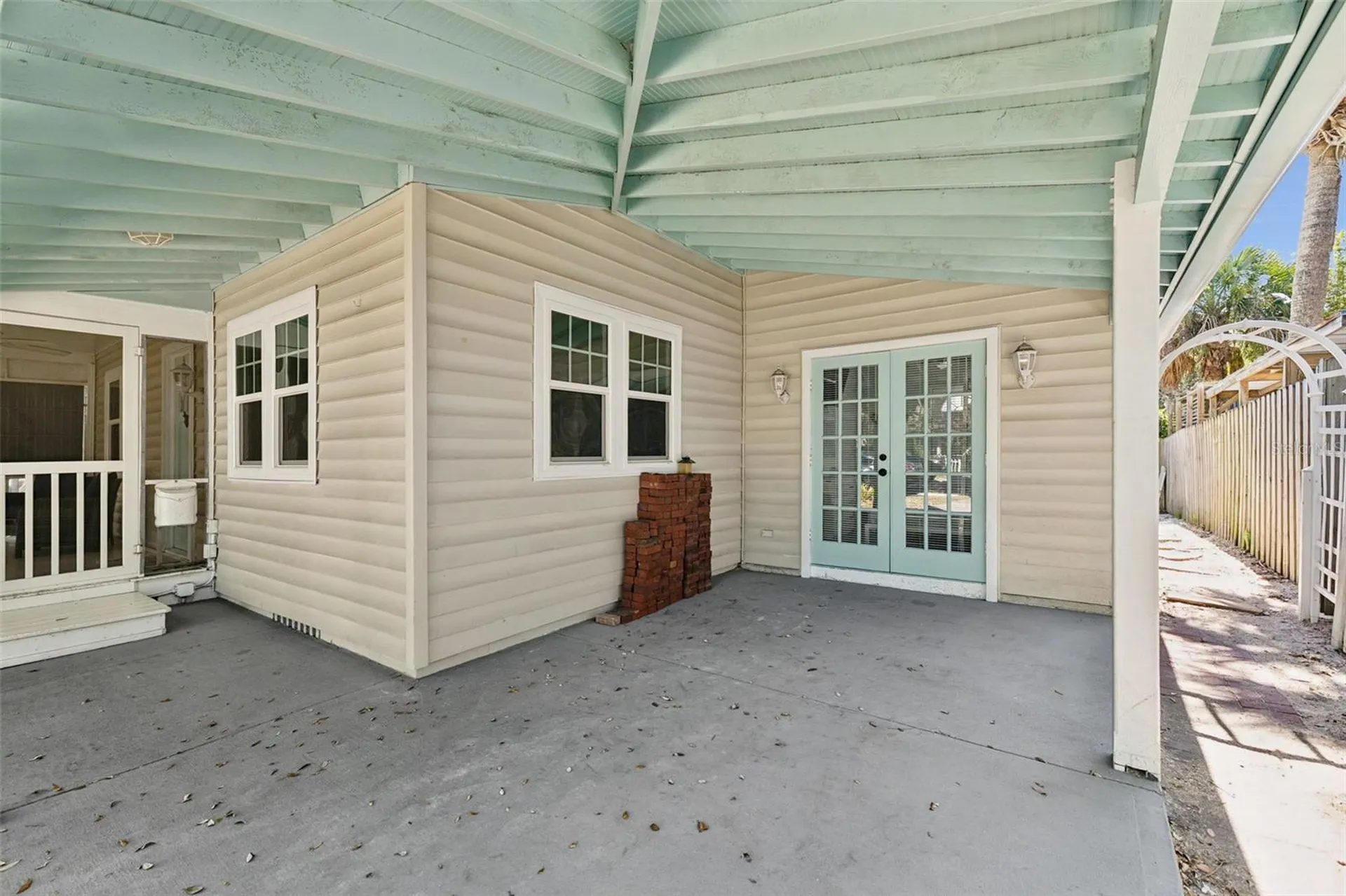 109 N Peninsula Avenue New Smyrna Beach FL 32169