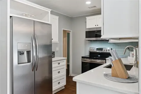 109 N Peninsula Avenue New Smyrna Beach FL 32169