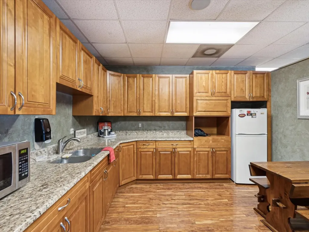2965 Roosevelt Boulevard Clearwater FL 33760