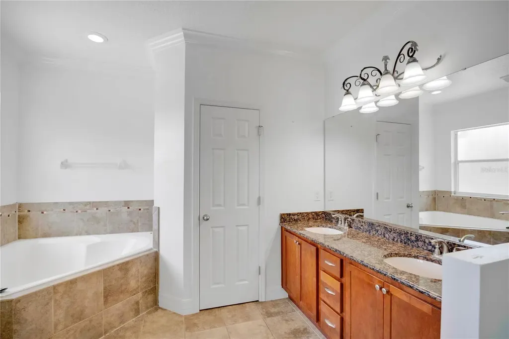 2403 S Shine Avenue Orlando FL 32806