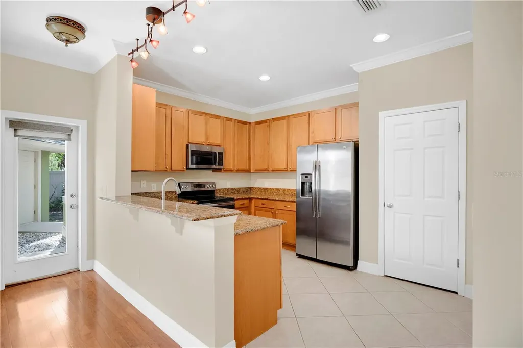 2403 S Shine Avenue Orlando FL 32806