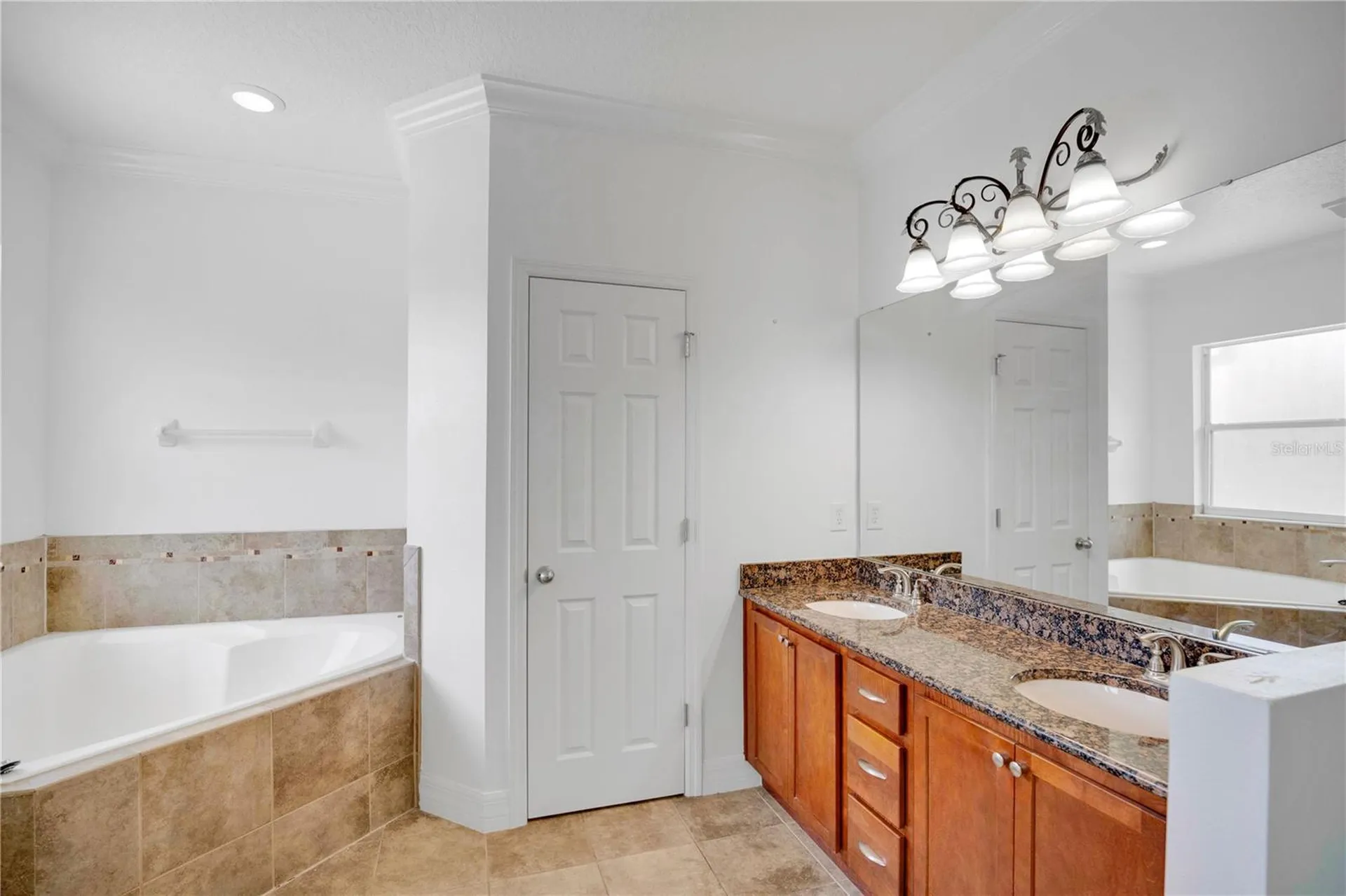 2403 S Shine Avenue Orlando FL 32806