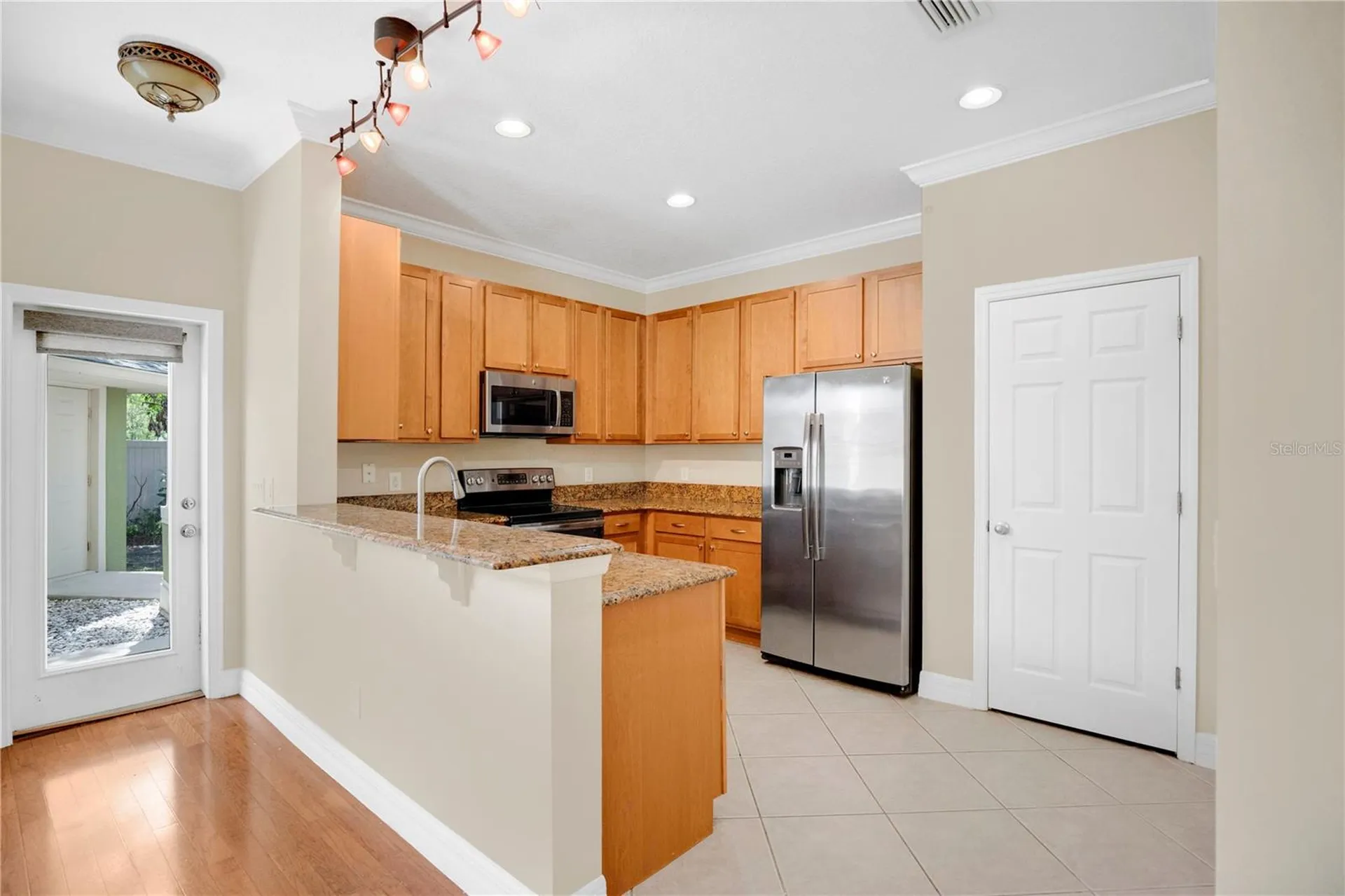 2403 S Shine Avenue Orlando FL 32806